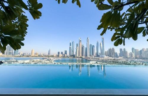 Dubai Marina Apartment | Vibrant 1BR Apartment with Marina & Ocean View