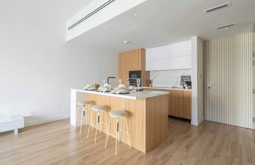 The Greens Apartment | Vibrant 1BR in the Heart of The Greens - Sleeps 3!