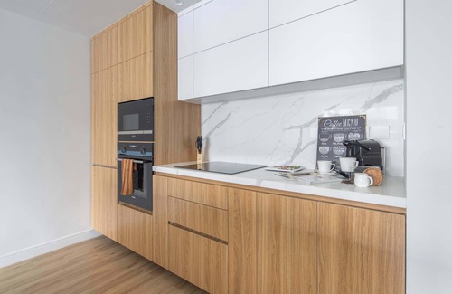 The Greens Apartment | Vibrant 1BR in the Heart of The Greens - Sleeps 3!