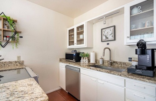 West University Apartment | Vibrant 2BR – DT Living, Stylish & Serene Stay!
