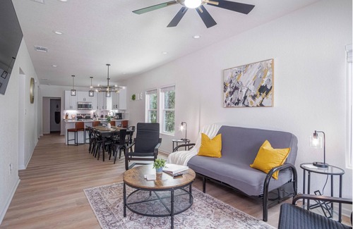 Denver Heights House | Vibrant 4BR/3BA Oasis Near Happy Downtown!