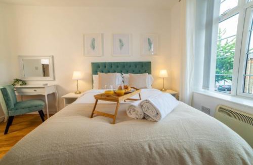 Mill Road Apartment | Vibrant City Centre - KING Bed, Entire Apartment