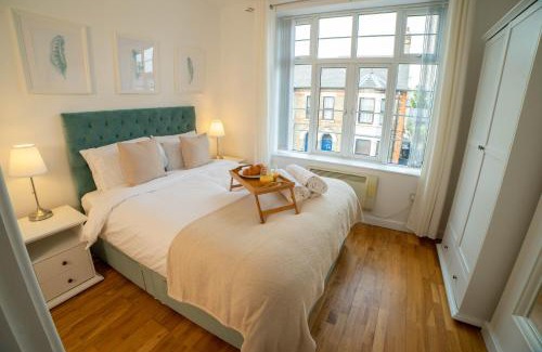 Mill Road Apartment | Vibrant City Centre - KING Bed, Entire Apartment
