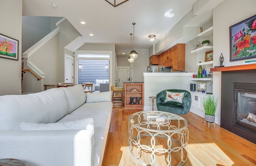 Over-the-Rhine House | Vibrant Downtown Cincinnati Townhome w/Sauna!