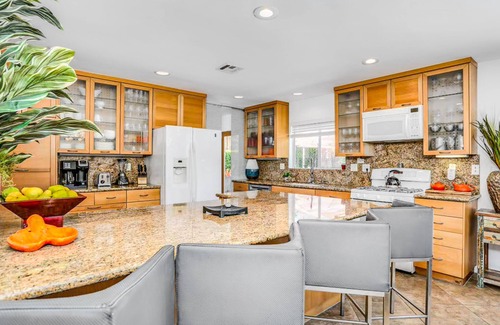 Sonora Sunrise House | Vibrant, family-friendly home with private pool & spa, and gas fireplace