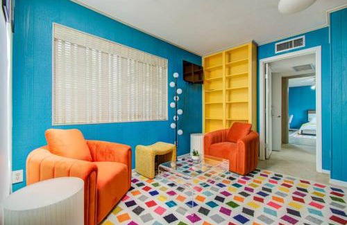 Woodlake - Briar Meadow House | Vibrant Hub: Central Location - Golf Stadiums