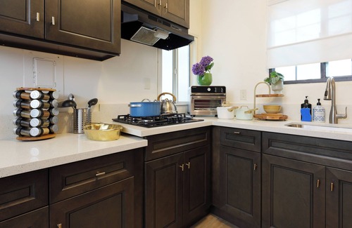 Santa Ana Apartment | Vibrant Living 1B1B 10 mins. drive to Disneyland