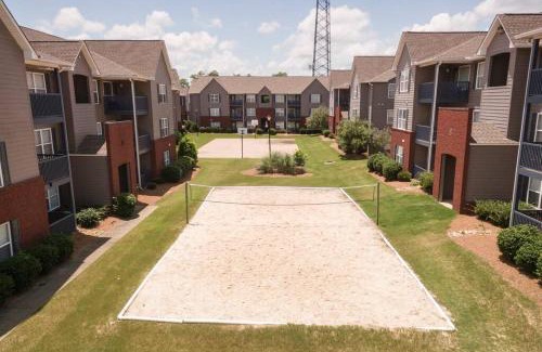 Auburn Apartment | Vibrant Living Near Auburn University l 4BR 4BA
