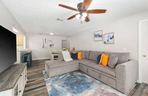 Auburn Apartment | Vibrant Living Near Auburn University l 4BR 4BA