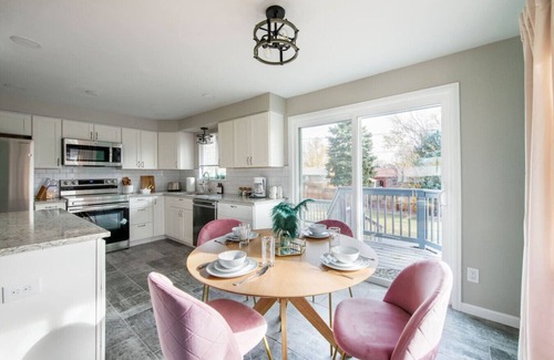 Arvada House | Vibrant Modern Retreat | Close to Denver & Trails