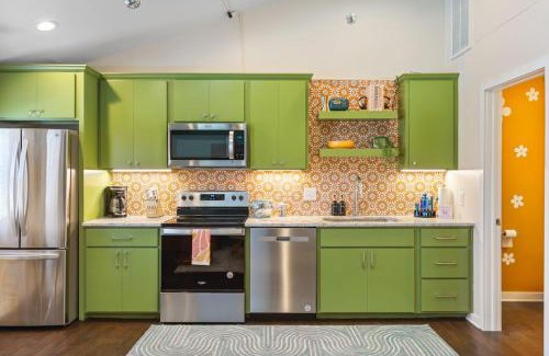 Greenwood House | Vibrant Multi Condo Building that Sleeps 48 with 7 Units