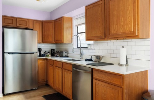Northwest Hills Village House | Vibrant peaceful townhome-Fast wifi, walk to HEB, Starbucks, & restaurants