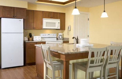 Palmetto Dunes Hotel | Vibrant Spot Near the Beach – For Families Seeking Sun & Adventure | 4 Units