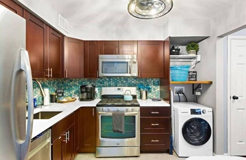 Bayonne Apartment | Vibrant Tribal Oasis-9 mi to NYC