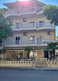 Olymbiaki Akti Apartment | Victoria 2