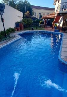 Ezeiza House | Victoria 3 Bed and Breakfast