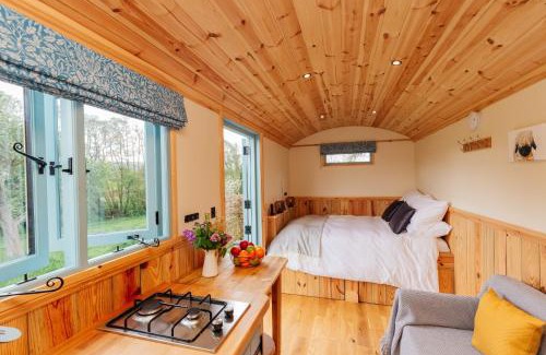 Allerford Ski Chalet | Victoria Hut Allerford