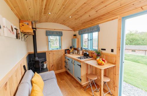 Allerford Ski Chalet | Victoria Hut Allerford