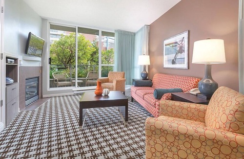 Inner Harbour Resort | Victoria Resort 2bdr Queen