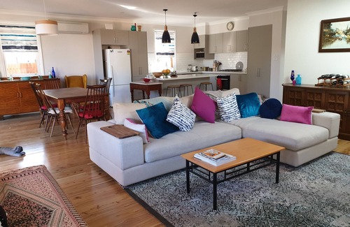 Orange House | Victorian Home in Heart of Orange - Pet Friendly