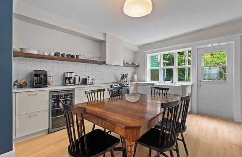 Downtown St. John's House | Victorian Jellybean Gem | 3Bd | King Main | 2.5Ba