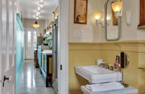 Faubourg Marigny Bed & Breakfast | Victorian Meets Farmhouse | Direct Balcony Access