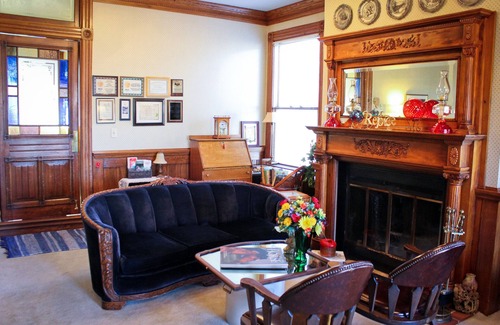 Algonquin Bed & Breakfast | Victorian Rose Garden