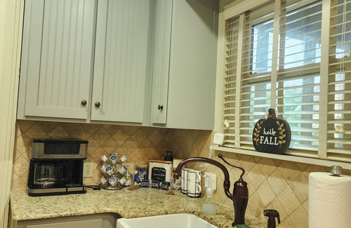 Eufaula House | Victorian Secret,entire house In Eufaula, Al. Sport enthusiasts are welcomed.