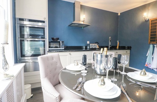 Windsor City Centre Cottage | VICTORIAN TOWNHOUSE, family friendly in Windsor, Berkshire