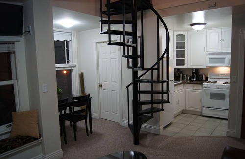 Sherman Heights Condo | Victorian Unit w/DT Views. Loft, Minutes. to Zoo, Beach, Balboa Park, Airport