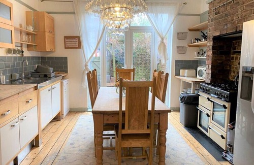 Liverpool House | Victorian Villa close to Liverpool City Centre