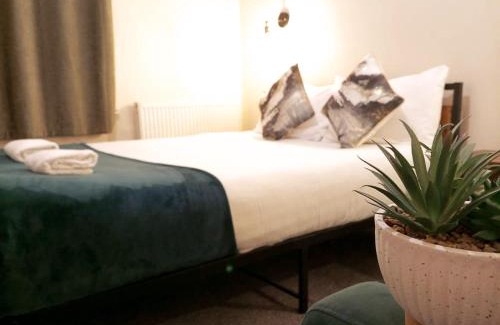 Portsmouth Hotel | Victorin House - All rooms are EN-SUITE