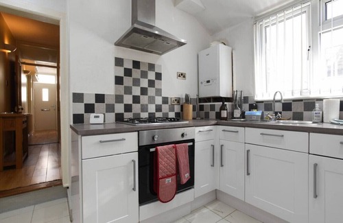 Southsea House | Victory House | Short Walk to Southsea