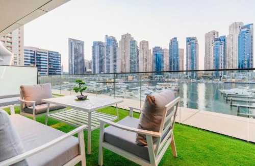 Dubai Marina Apartment | Vida Dubai Marina & Yacht Club , Hotel and Residences , Luxurious 2BR