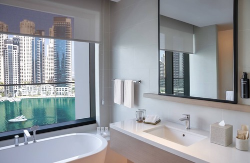 Dubai Marina Hotel | Vida Dubai Marina & Yacht Club