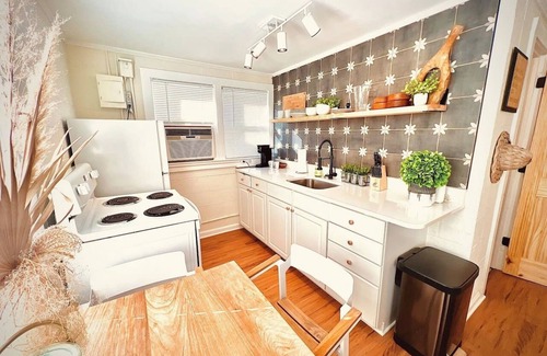Kure Beach Apartment | Vida Stoke 3 - Coastal Retreat 0.1 Miles to Beach