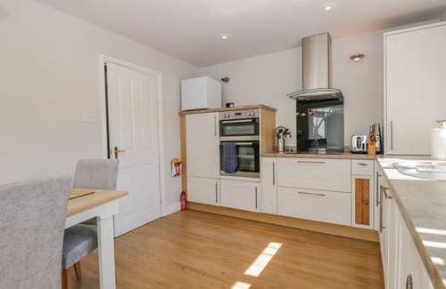 Kendal House | VIEWPOINT, family friendly, character holiday cottage in Kendal