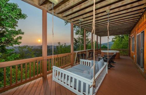 Wolf Laurel House | Views For Miles HotTub-PoolTable FirePit Remodeled
