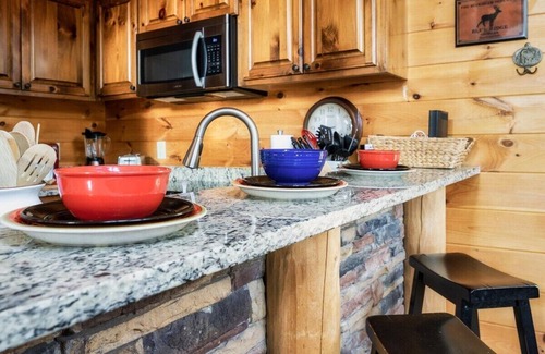 Blue Ridge Ski Chalet | Views | Game Room | Hot Tub | EV Charger | Convenient Location Downtown/Aska