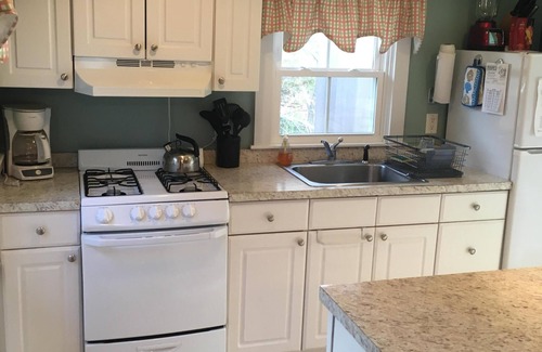 Campground Landing Cottage | Views Of Cape Cod Bay at Campground Beach, A/C, Heat, Wifi, Outdoor Shower