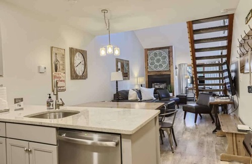 East Village at Copper Condo | Views of Golf & Ski On/Off Condo/W&D/Hottub/Grill