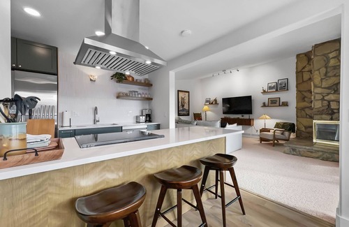 Dillon Condo | Views of Lake Dillon, Hot tub and pool , Amphitheater location A304