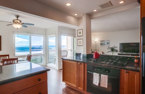 Del Mar Condo | Views of the race track and ocean: The Jockey's Oceanview Quarters