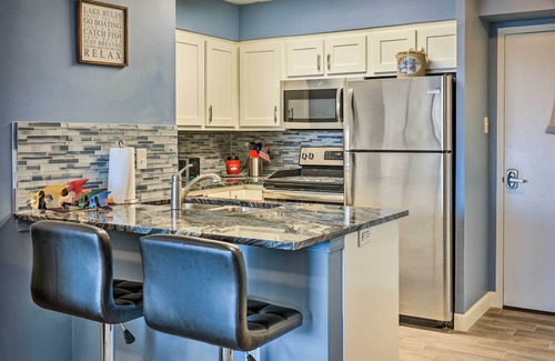 Mid America Condo | Views & Pool Access: Quaint Condo in Hot Springs!