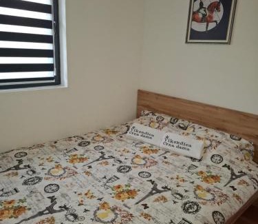 Mladenovac House | Vikendica na Avali