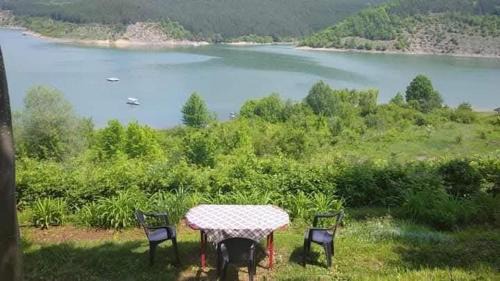 Stara Planina House | Vikendica Vidikovac na Zavojskom jezeru