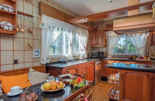 Alhaurin de la Torre Villa | Villa, in a quiet urbanization with private heated pool, close beach and golf!