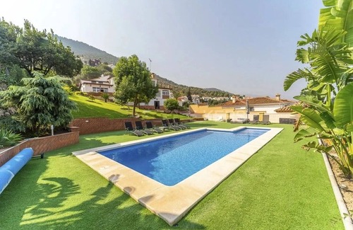 Alhaurin de la Torre Villa | Villa, in a quiet urbanization with private heated pool, close beach and golf!