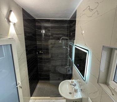 Qeparo House | Vila Alexandros