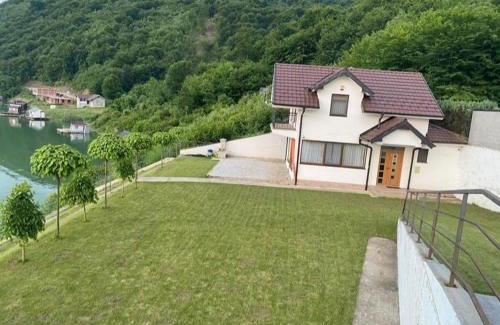 Central Serbia House | Vila Dina
